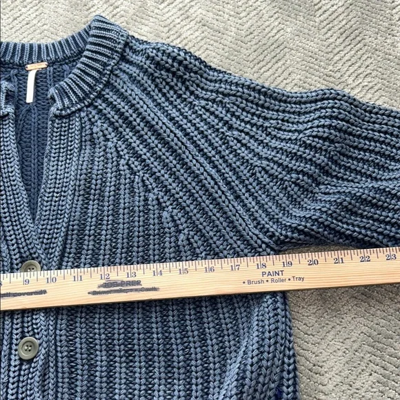 Free People women’s Charcoal Knit Sweater Sweet Nothing Cardigan Size Small - Picture 8 of 11